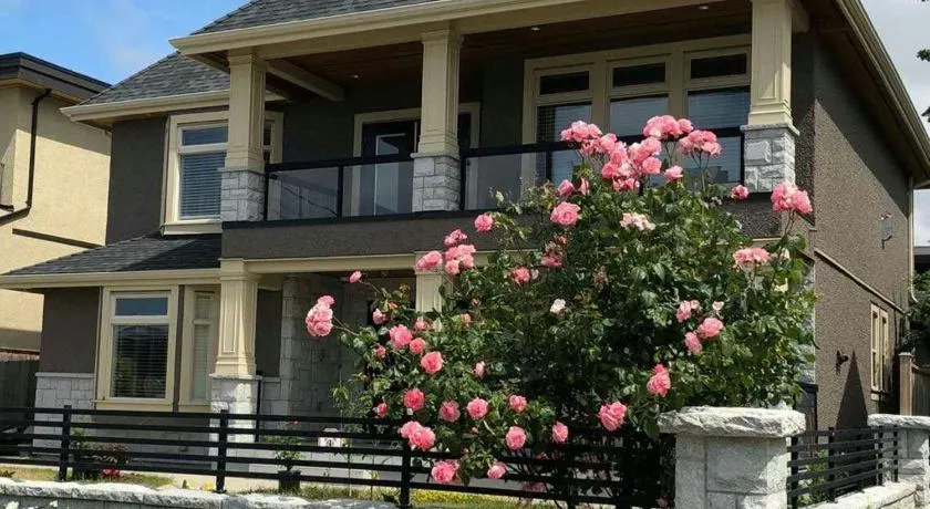 White Rose House - Image 1