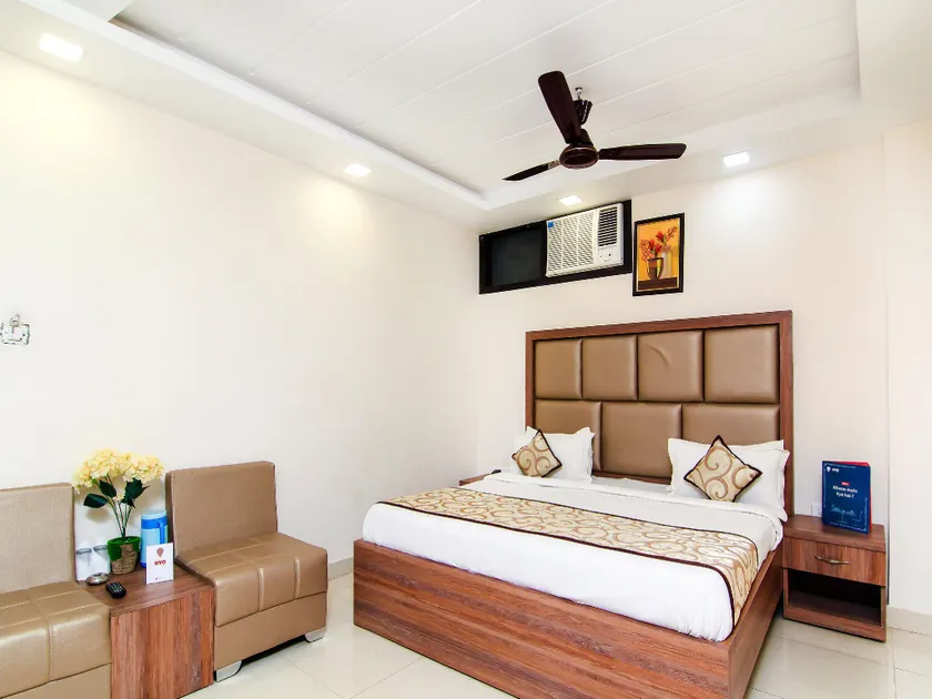 OYO 13932 Hotel Pushpanjali - Image 1
