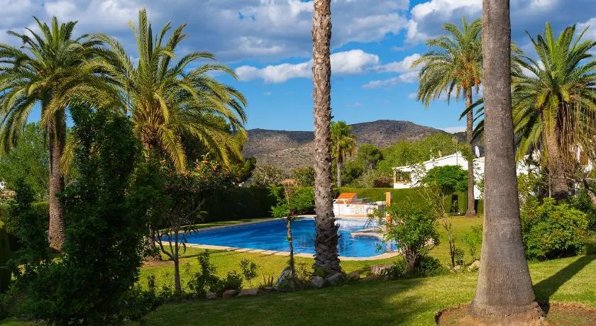 Beach & mountain retreat Los Almendros - Image 1