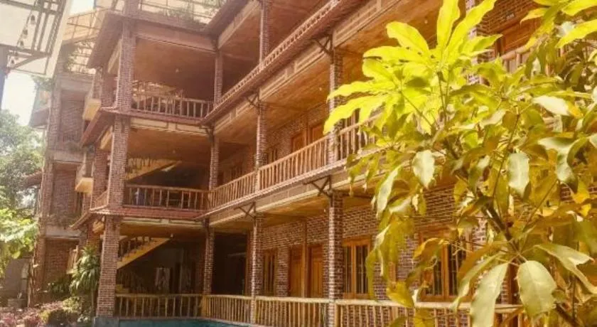 Hồ Núi Đính Hotel - Image 1