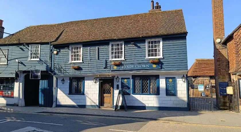Ye Olde Crown - Image 1