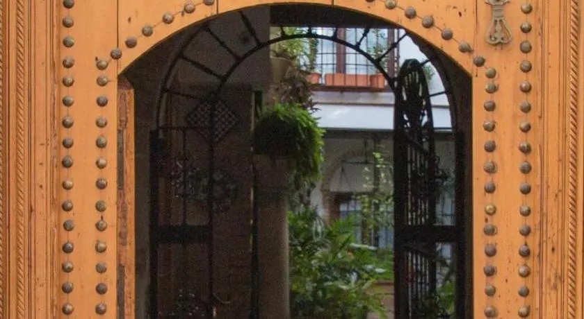 La Sultana Apartamentos - Image 1