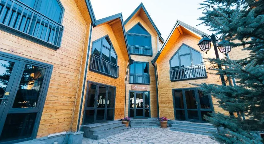 Everest Rest House - Image 1