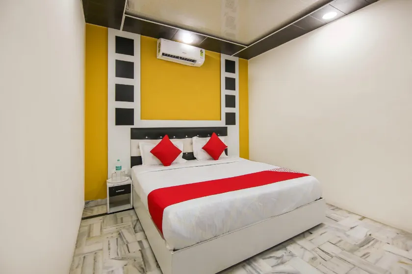 Hotel O Black Grapes - Image 1
