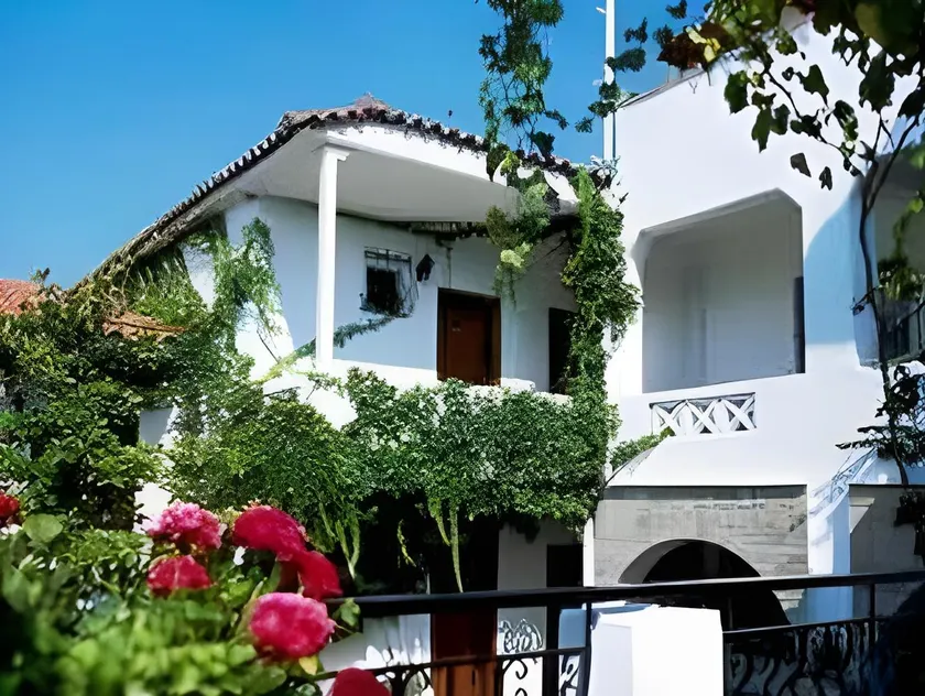 Porfi Beach Hotel - Image 1