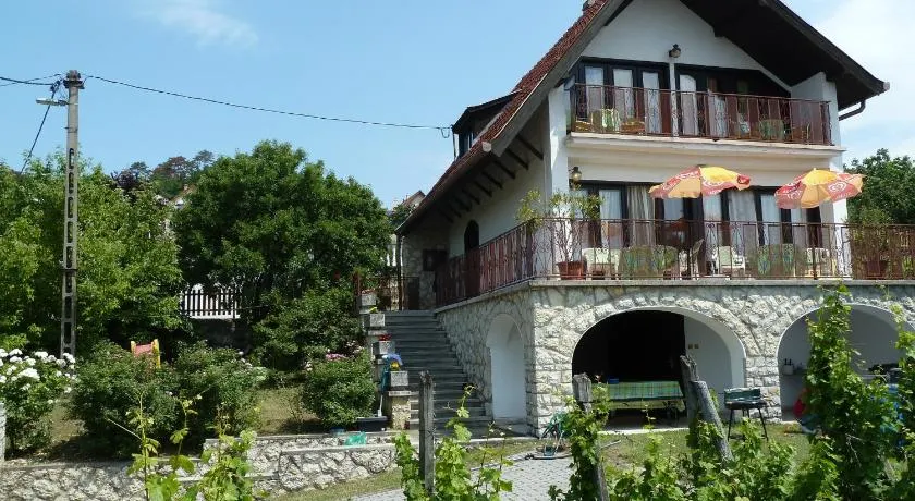 House Sophie - Image 1