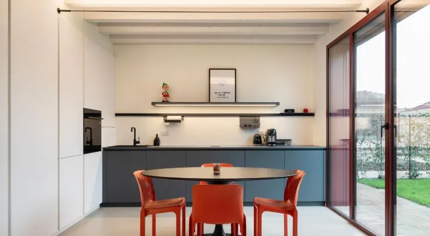 Molly Apartments - Image 1