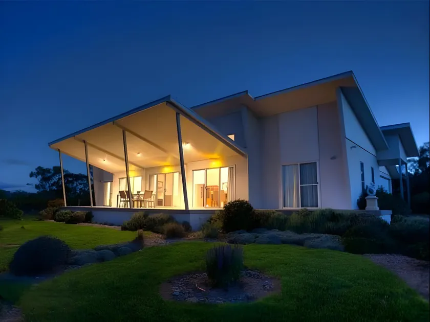 Azjure Studio Retreat - Image 1