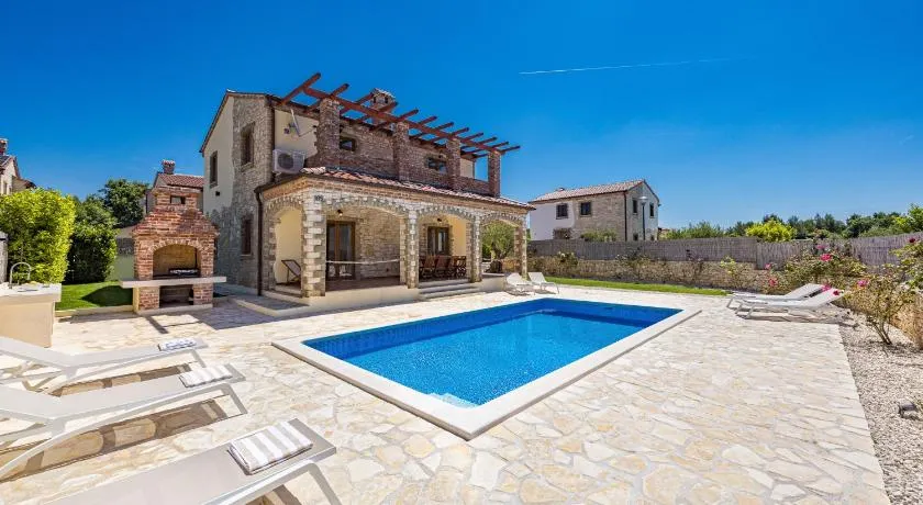 Villa Brioni with pool by Rentistra - Image 1