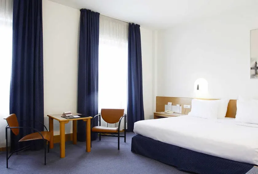 Hotel Tres Reyes Pamplona - Image 1