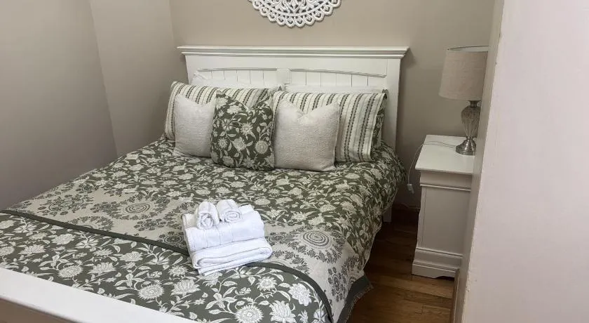 Habitación privada apta para niños con jardín - Image 1