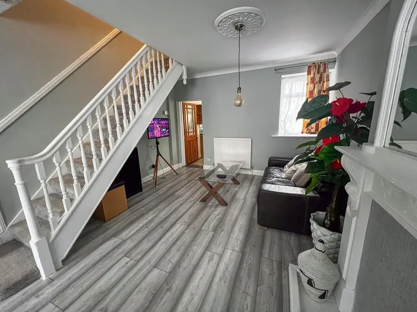 Spacious Retreat - Remote Worker & Family Friendly - Image 1