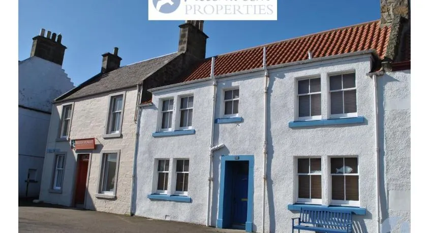 Sand And Sea Cottage- lovely family home Crail - Image 1
