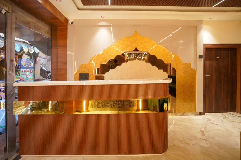 Hotel Al Aziz Palace 30 Mts from Dargah Sharif - Image 1