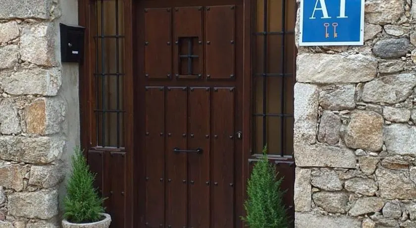 Apartamentos El Arenal - Image 1
