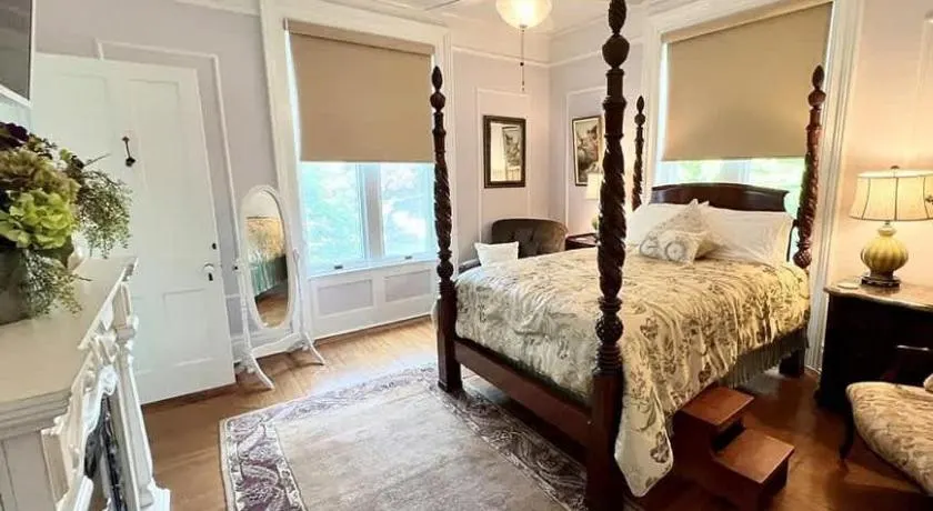 Wisteria Suite -The Belvedere Inn - Image 1