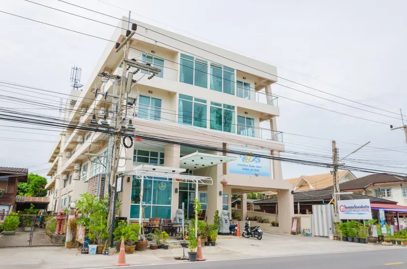Golden Beach Boutique Resort - Image 1