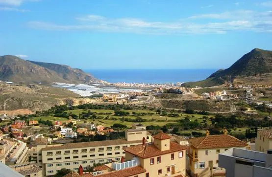 Apartamentos Deluxe Roquetas de Mar con Golf y Piscina Climatizada, Parking privado - Image 1