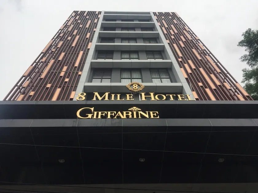 8 Mile Hotel - Image 1