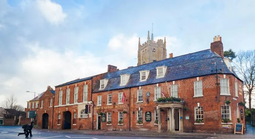 Castle Hotel - Image 1