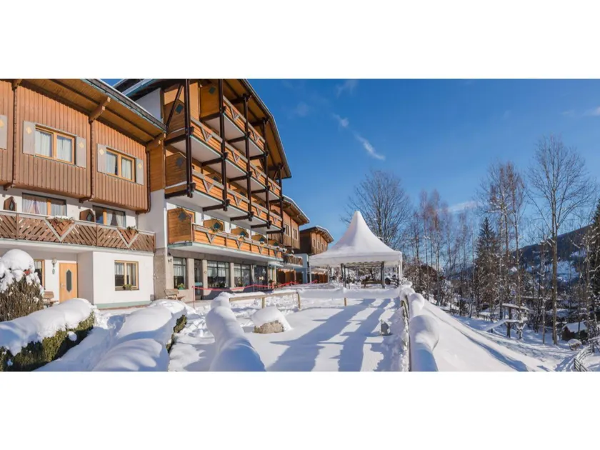 Pretty Holiday Home in Schladming on the slopes - Image 1