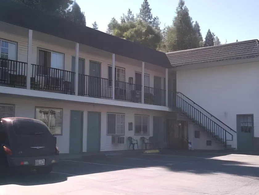 Stagecoach Motel - Image 1