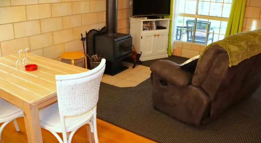 Severn River Cottages - Image 1
