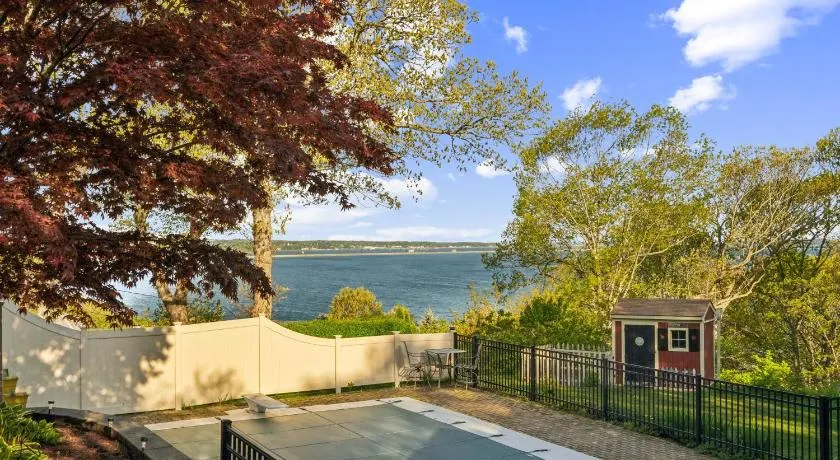 Coastal Comfort with Stunning Harbor Views - Image 1