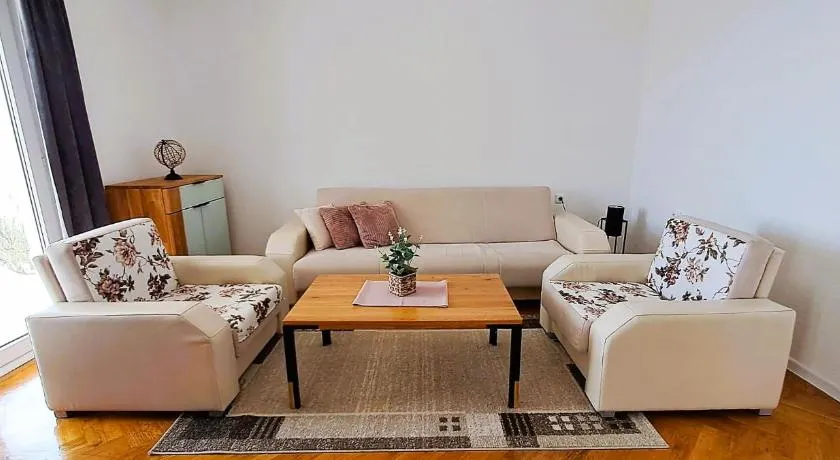 Apartment Anchor - Image 1