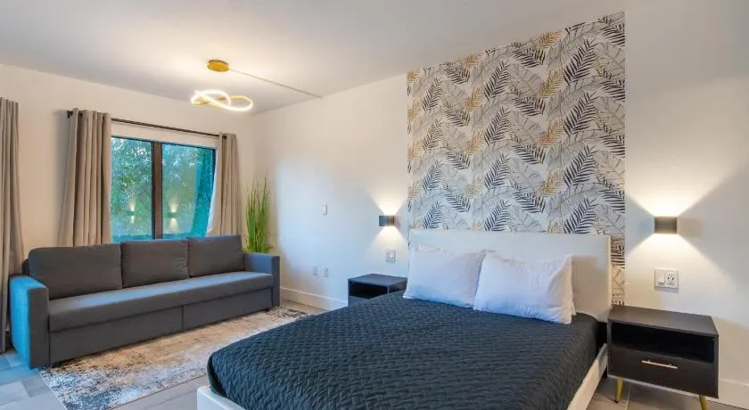 NEW - remodeled Studio close to Universal Studios - Image 1