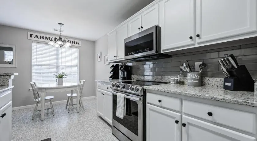 Bright Open House Minutes To Downtown Cartersville - Image 1