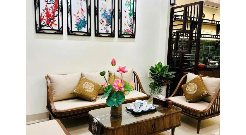 HueS Home - Image 1