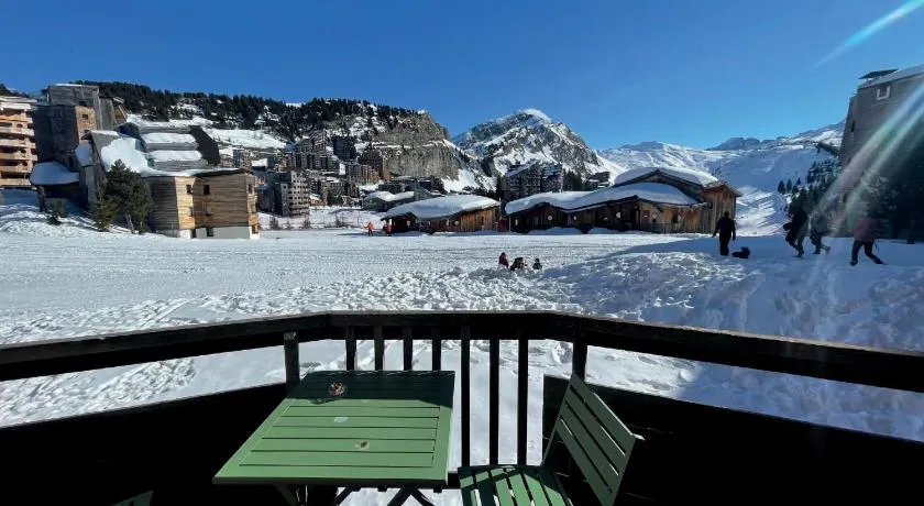 Avoriaz au pied des pistes et des commerces, secteur Falaise, Immeuble Neva - Image 1