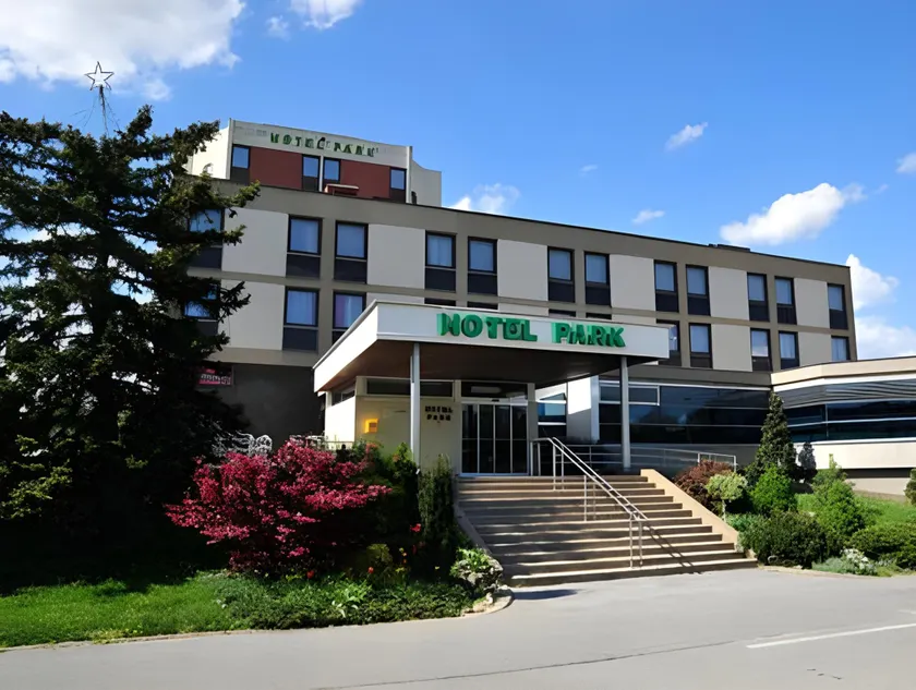 Hotel Park Superior 3* - Image 1