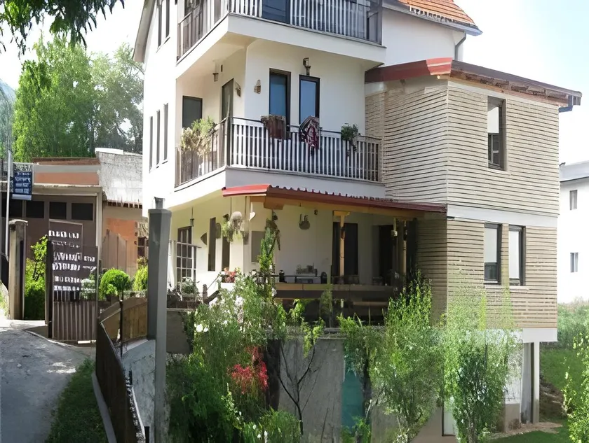 Risto's Guest House - Image 1