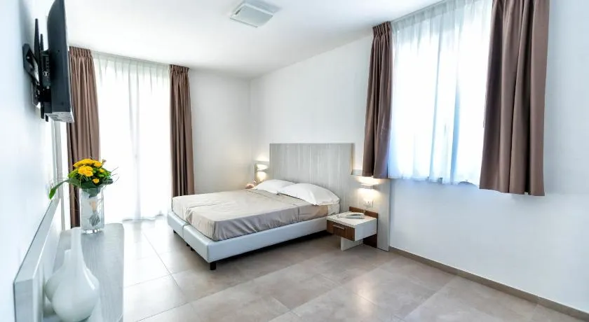 Vasto Aparthotel - Image 1