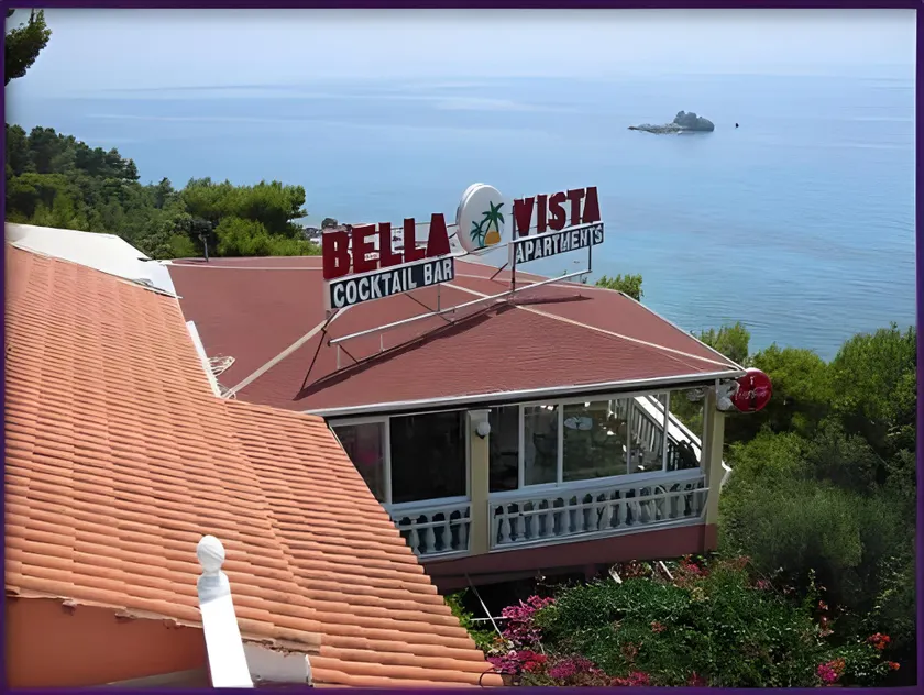 Bella Vista Apartments - Image 1