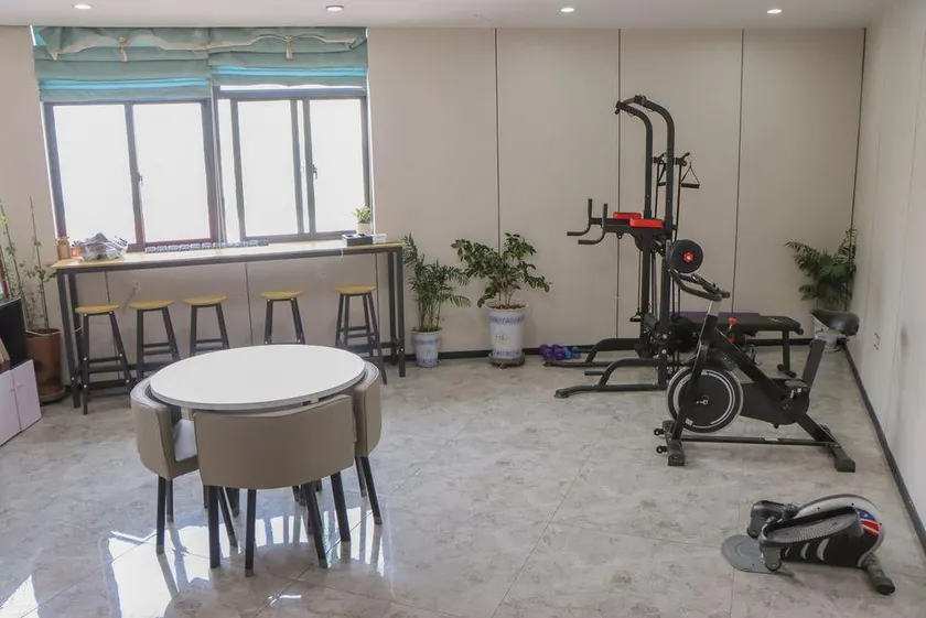 Dongmen Hotel (Ningbo University Shop) - Image 1