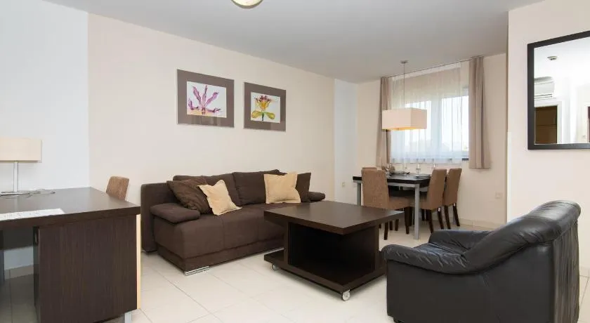 Marina Residence Seaview Penthouse BURIN 120 - Image 1