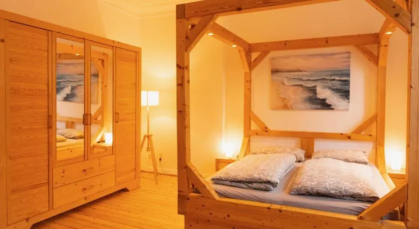 Up'n Swutsch I 82m2 Altbauliebe mit Himmelbett - Image 1
