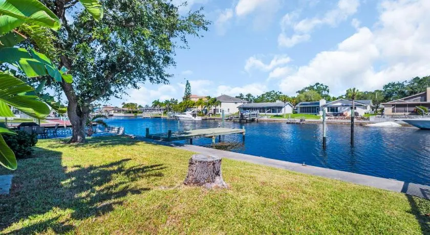 Waterfront Fishing Pier - The Pier Cottage - Image 1