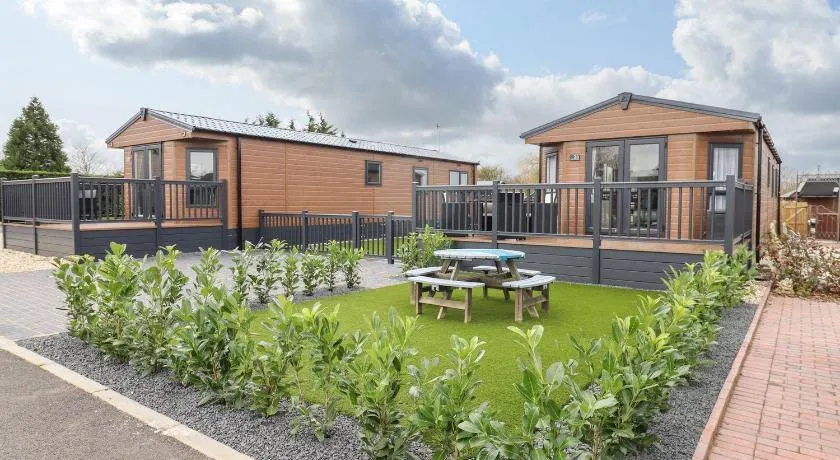 Blossom Vale Lodge - Image 1