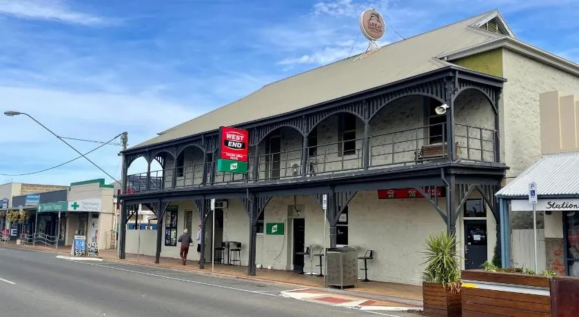 Tailem Bend Hotel - Image 1