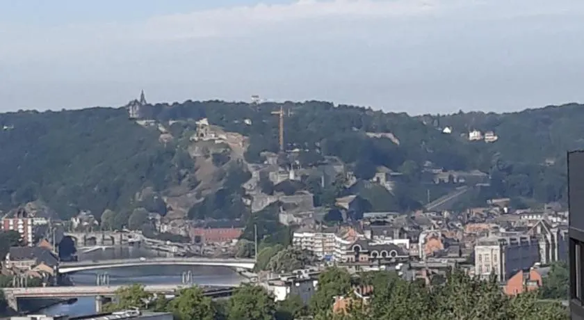 Bed vue sur vallée de la Meuse Namur - Image 1