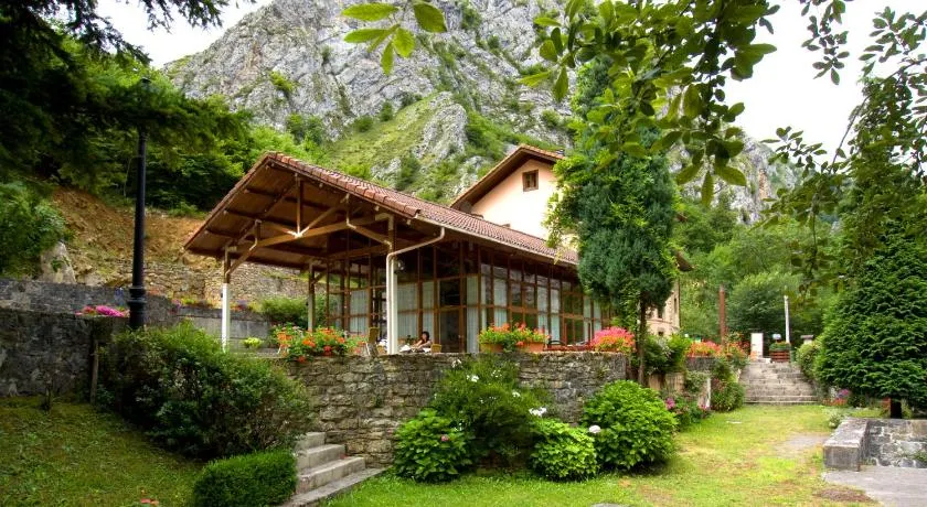 La Casona de Mestas - Image 1