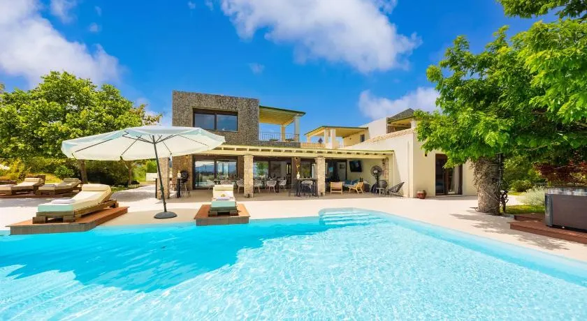 Appartement de vacances avec sauna, barbecue et piscine privée | Vue ville - Image 1