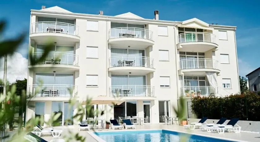 Ocean View Apartements Murine - Image 1