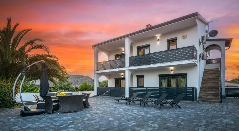 Apartments Villa LiLi near the beach - Image 1