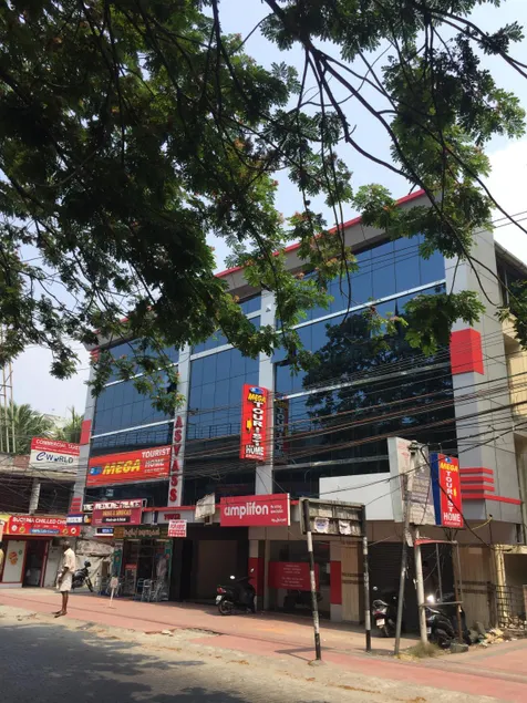 Mega Tourist Home Palarivattom - Image 1