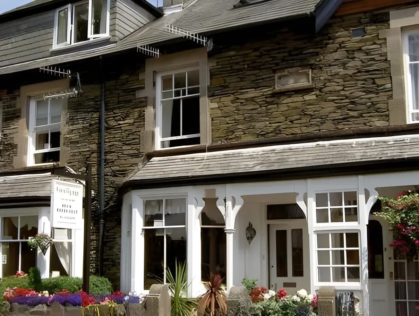 Glen Wynne Windermere - FREE off-site Health Club access with Pool, Sauna, Steam Room & Gym Short 5 Minute Drive Away - Image 1